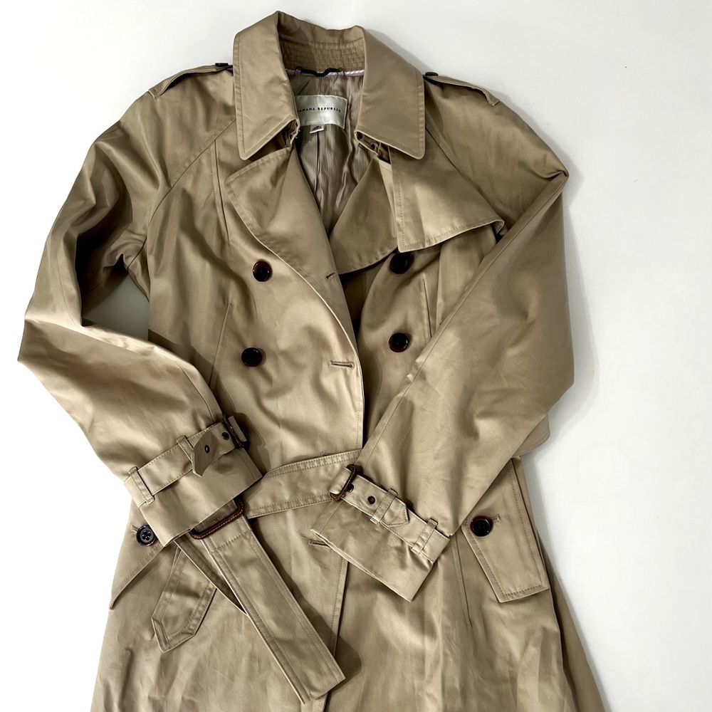 Beautiful Banana Republic Trench